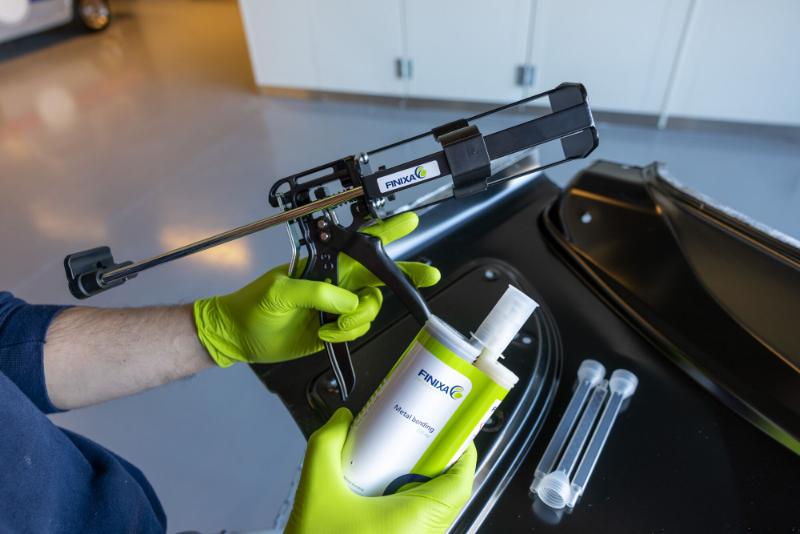 Finixa Pistool voor metaalverlijming